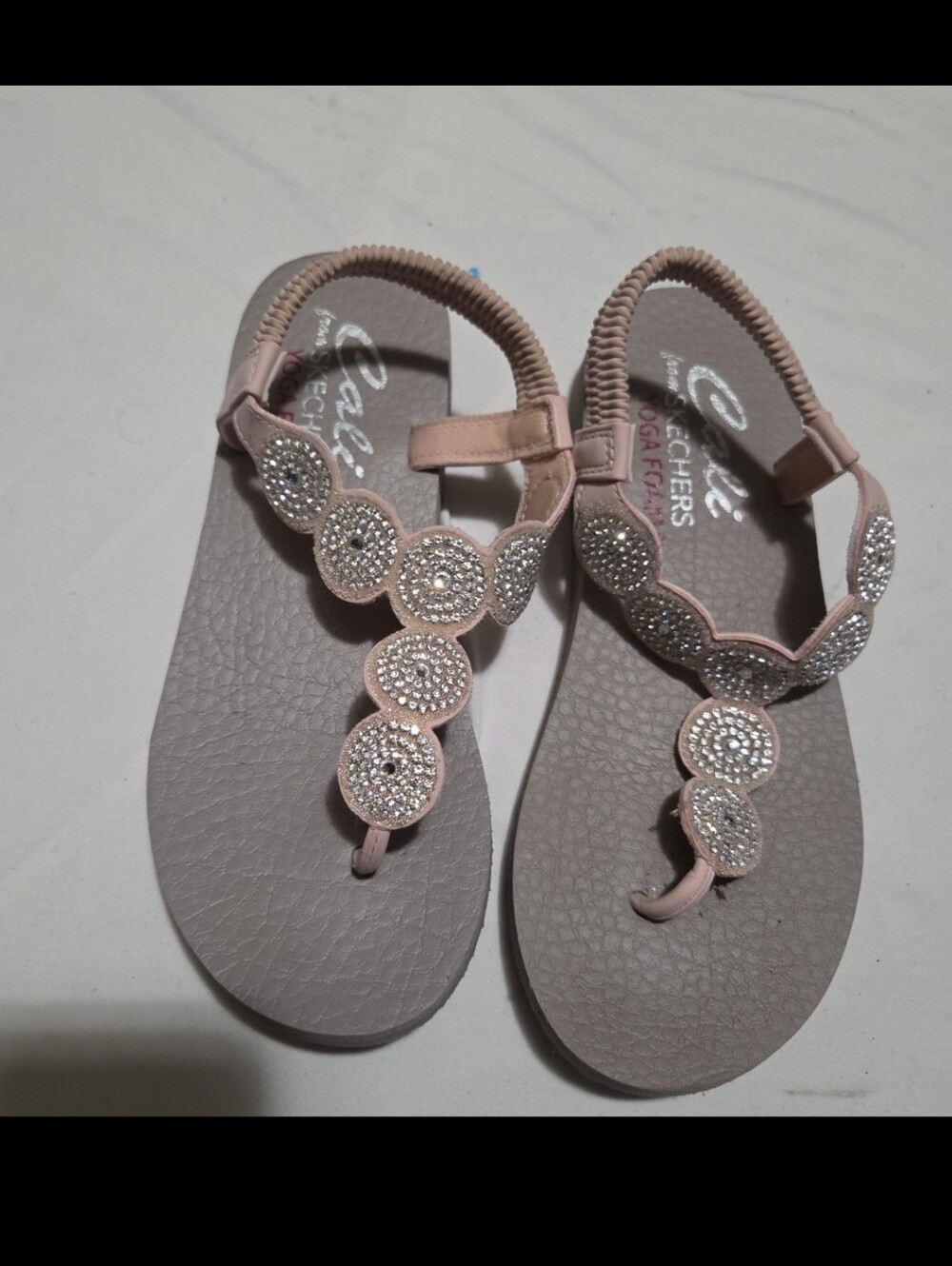 New sketchers Women's size 7 jeweled sandals #28